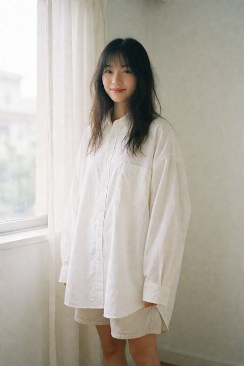 窗边日系胶片女孩